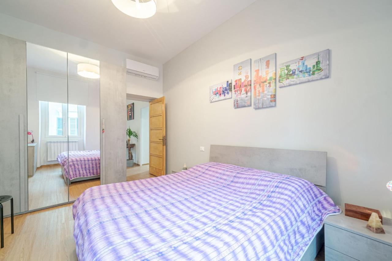Bright Apartment A Few Steps From Via Garibaldi Genoa Exterior photo
