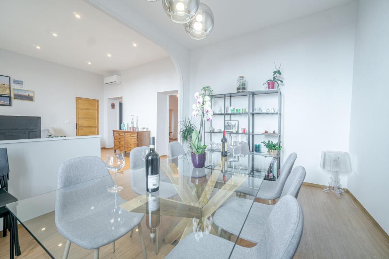 Bright Apartment A Few Steps From Via Garibaldi Genoa Exterior photo